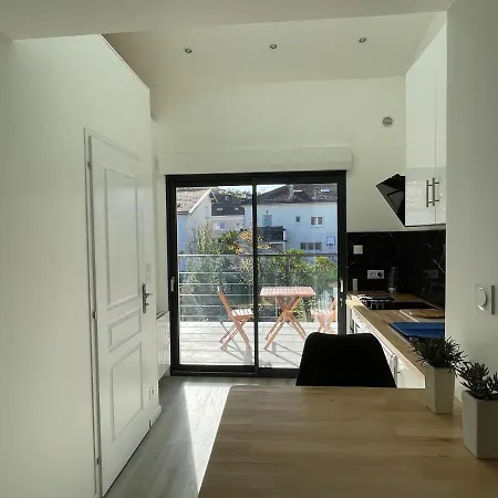 Le Villarois Apartment *